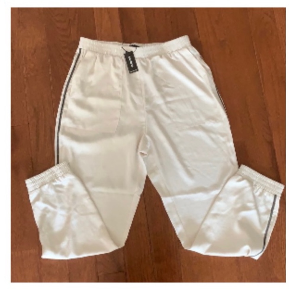 Express. High-Waisted Embellished pull on joggers small